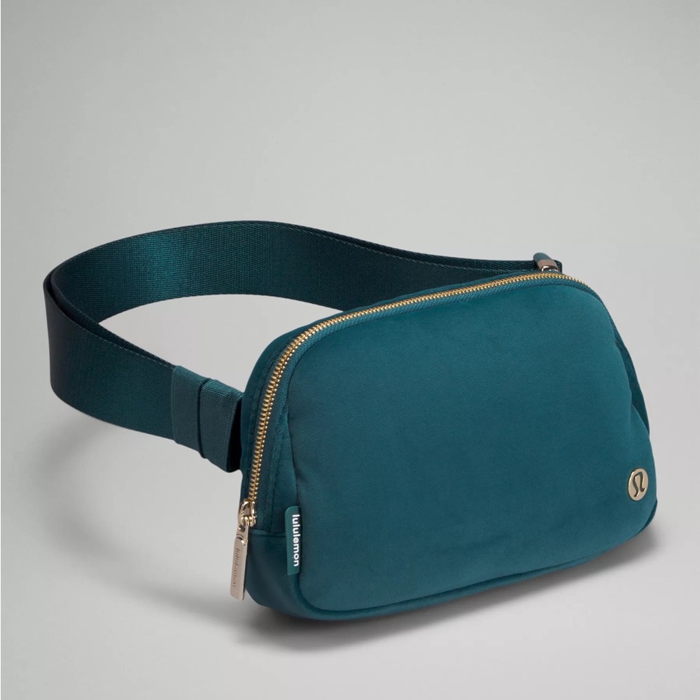 Lululemon VELOUR Everywhere Belt Bag *JASPER GREEN/GOLD* 1L - NWT